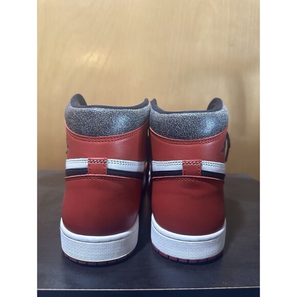 Size 11.5 - Jordan 1 Retro High OG Chicago Lost & Found 2022 Box Included - Picture 8 of 9